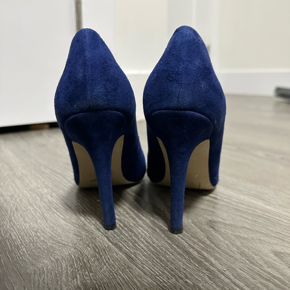 MAJOR SALE: Aldo Heels Blue Suede - Picture 3 of 4